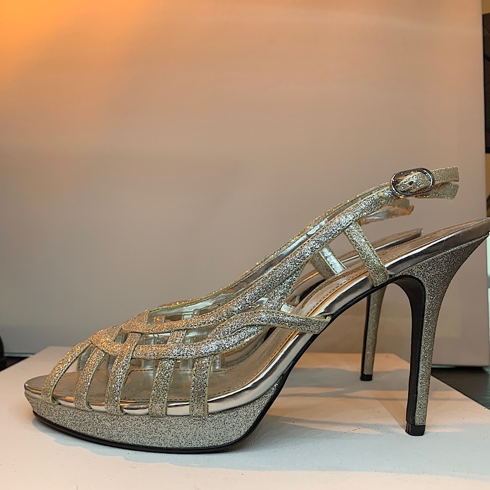 Glittery Silver Heels by Nina US 8 /12 EUR 38 1/2